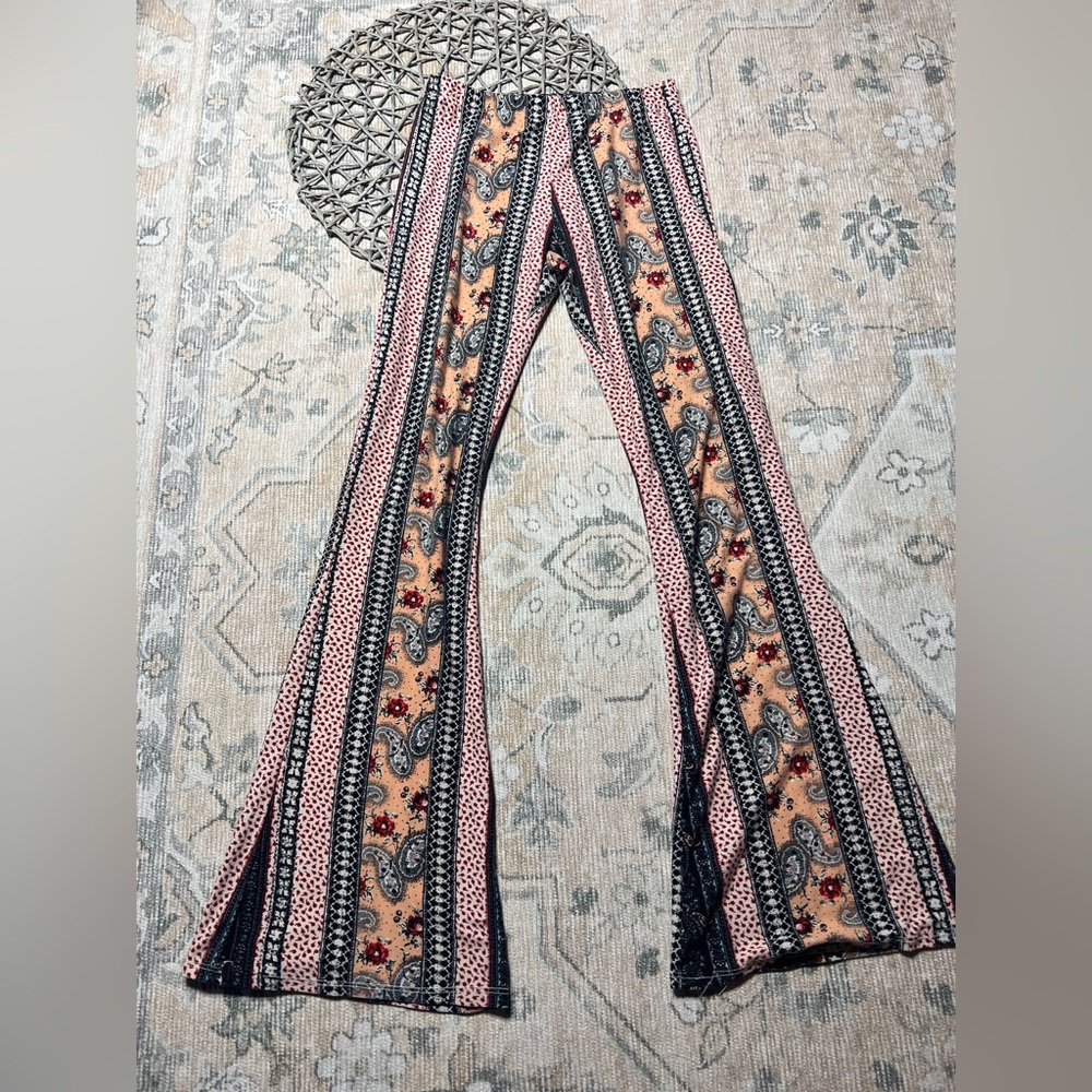 Multicolor Patterned Floral flare elastic waist band pull on style pants - Picture 4 of 4